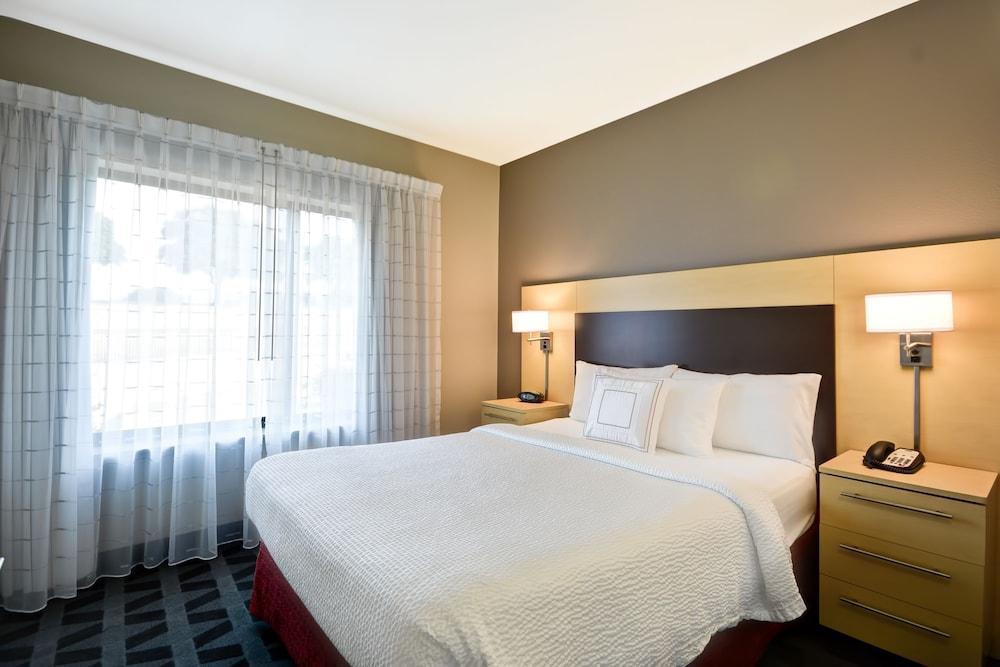 Towneplace Suites Dallas/Lewisville Exterior photo