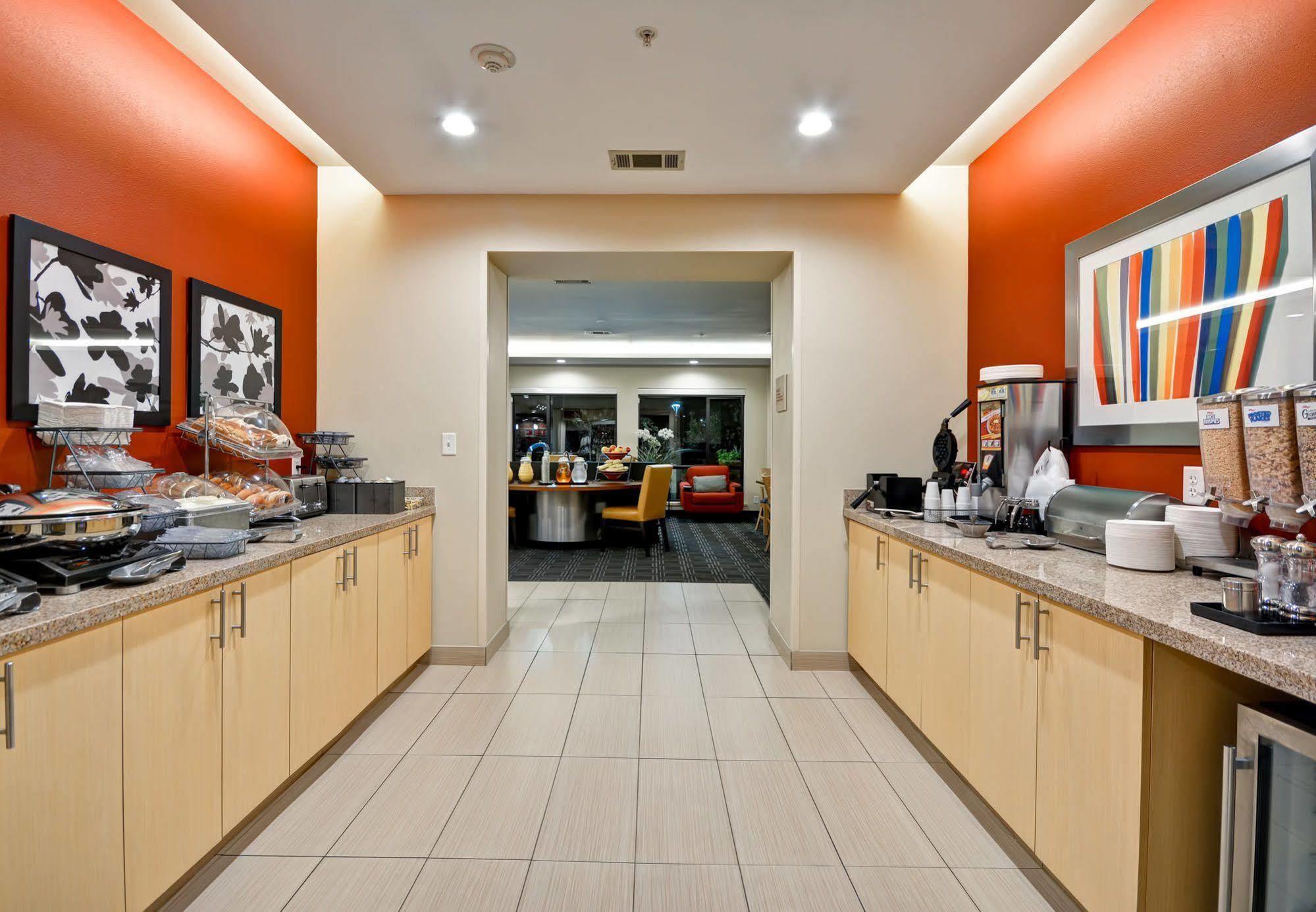 Towneplace Suites Dallas/Lewisville Exterior photo